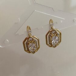 Baget Taşlı Vintage Küpe