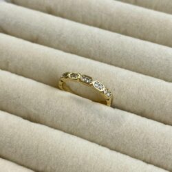 Kare Form Taş Detaylı Zarif Yüzük