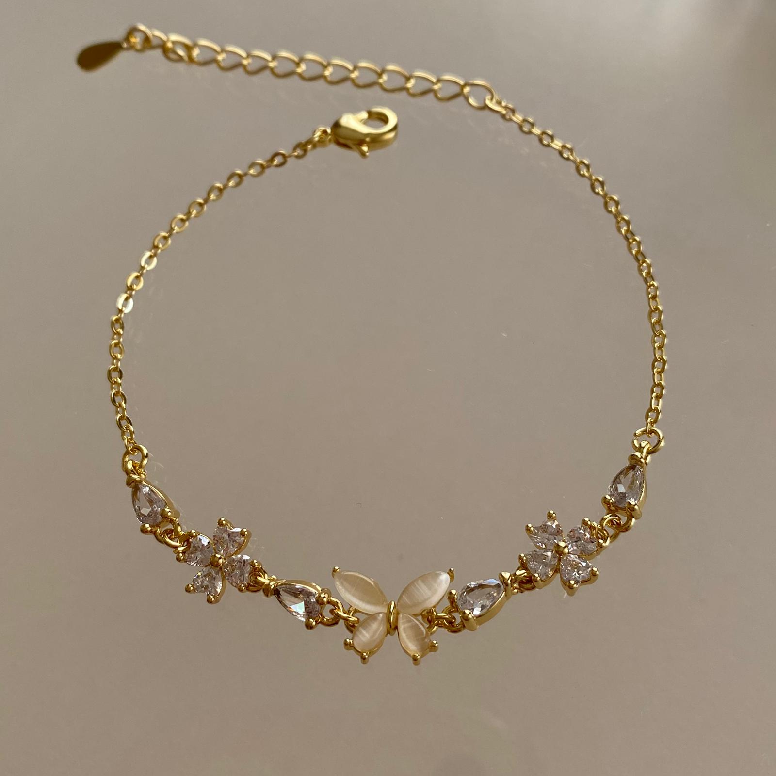 Sedef Görünümlü Kelebek Detaylı Bileklik