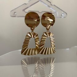 Plise Detaylı Geometrik Sallantılı Kadın Küpe