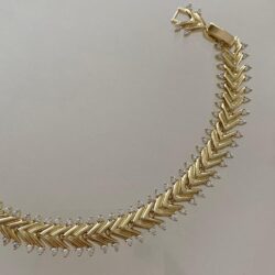 Balıksırtı Form Detaylı Taşlı Bileklik