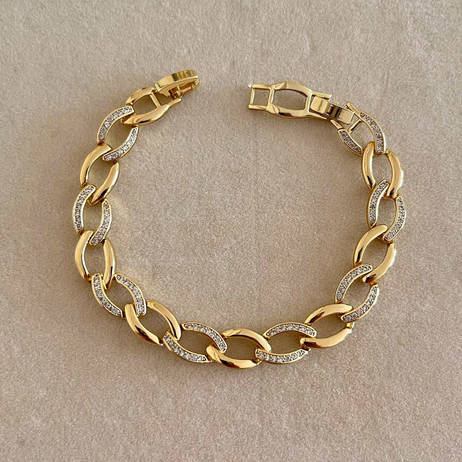 Calista Oval Zincir Gold Bileklik