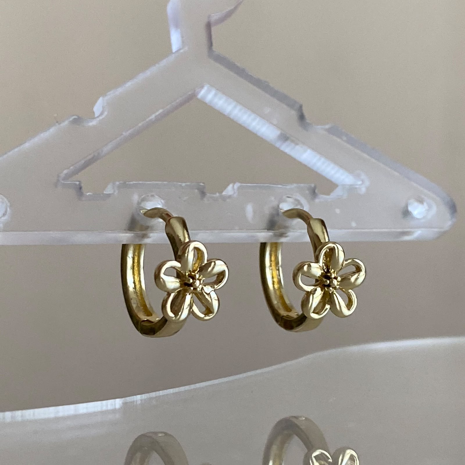 Daisy Gold Kıkırdak Küpesi - Roselora 14K Gold Kaplama Xuping Küpe